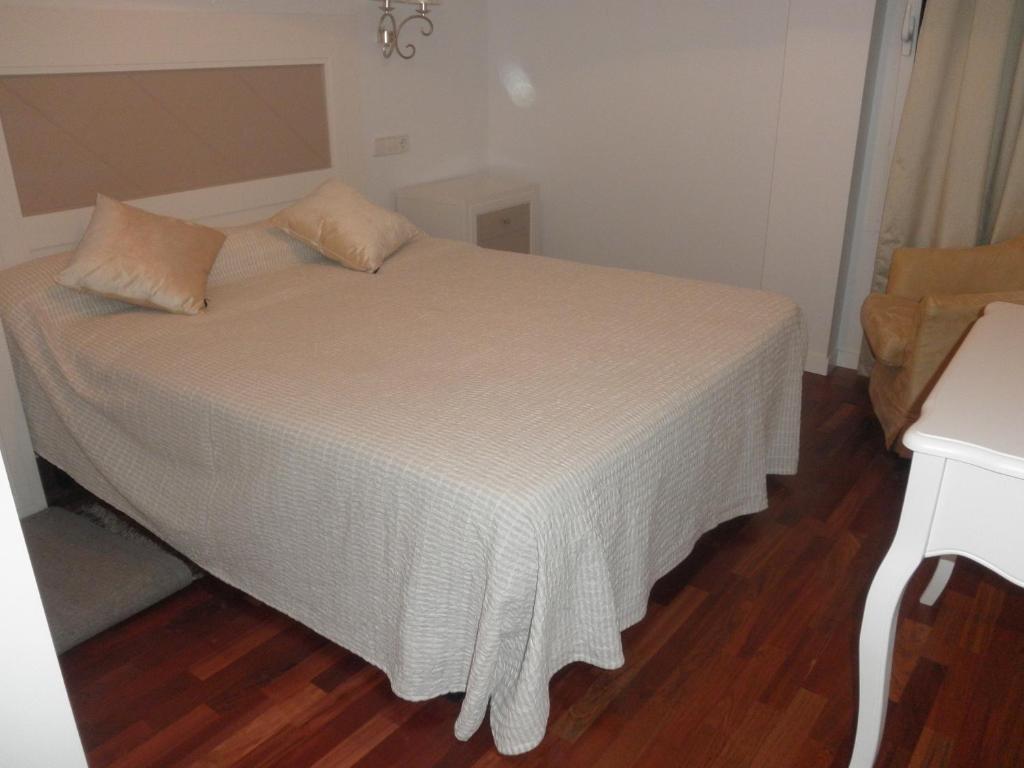 Hostal Dona Blanca Siguenza Exterior photo